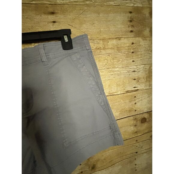 A NEW DAY HIGH RISE STRETCH UTILITY ESSENTIAL EVERYDAY SHORTS SIZE 12 NWOT - Picture 4 of 4